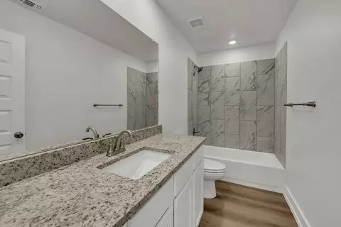Bath - 3701 Meteor St, Lorena, TX 76655 photo 2 of 6