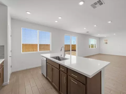 Kitchen - 2355 Emma Dr, Manteca, CA 95337 photo 6 of 7