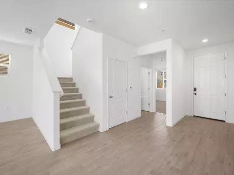 Entry Way - 2355 Emma Dr, Manteca, CA 95337 photo 1 of 2