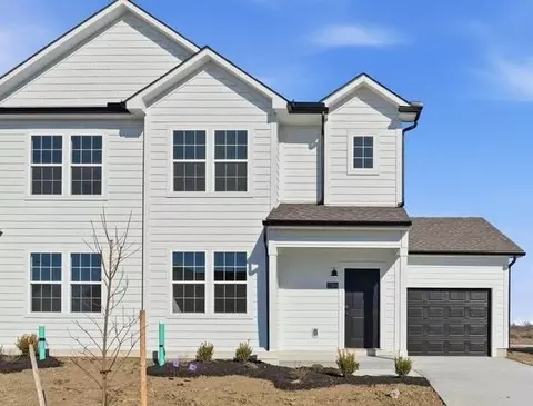 12404 S Acacia Dr, Lake Lotawana, MO 64086