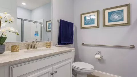 Bath - 325 E Merimont Ln, Ormond Beach, FL 32174 photo 1 of 2