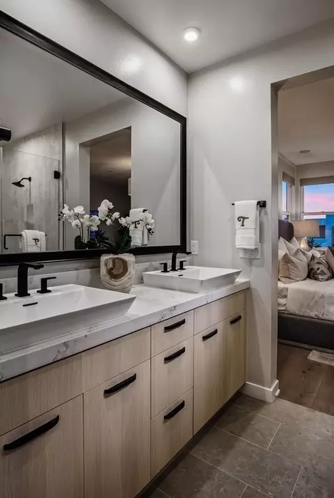 Bath - 220 Westminster, Irvine, CA 92618 photo 1 of 5