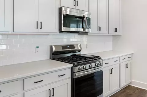 Kitchen - 219 Creek Pointe Dr, Moncks Corner, SC 29461 photo 4 of 8