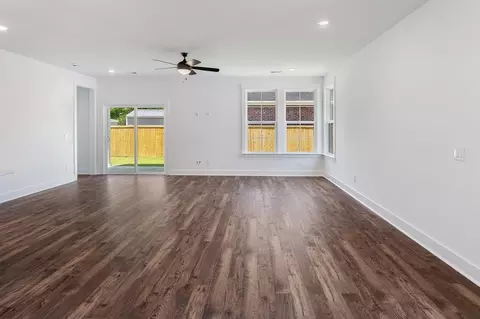 Living - 219 Creek Pointe Dr, Moncks Corner, SC 29461 photo 2 of 6