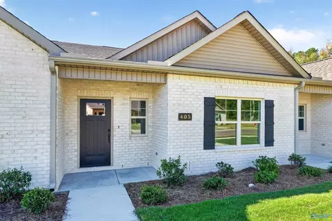 405 Clyde Ln, Hartselle, AL 35640