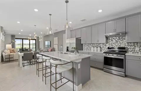 Kitchen - 7634 Addison Ave, Bradenton, FL 34210 photo 4 of 10