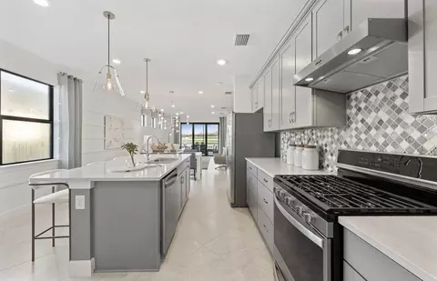 Kitchen - 7634 Addison Ave, Bradenton, FL 34210 photo 7 of 10