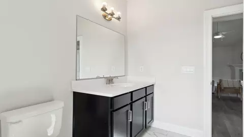 Bath - 2184 Edwin Dr, Chesapeake, VA 23322 photo 2 of 7