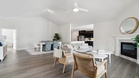 Entry Way - 2184 Edwin Dr, Chesapeake, VA 23322 photo 1 of 1