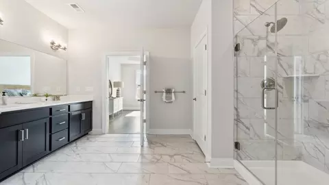 Bath - 2184 Edwin Dr, Chesapeake, VA 23322 photo 5 of 7