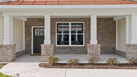 Exterior - 2184 Edwin Dr, Chesapeake, VA 23322 photo 3 of 12