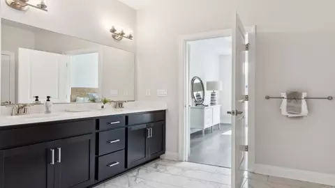 Bath - 2184 Edwin Dr, Chesapeake, VA 23322 photo 6 of 7
