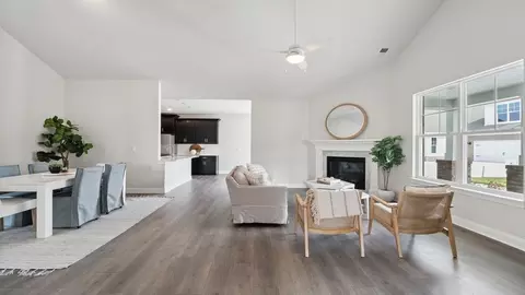 Living - 2184 Edwin Dr, Chesapeake, VA 23322 photo 2 of 2