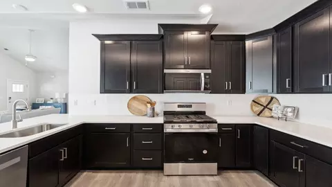 Kitchen - 2184 Edwin Dr, Chesapeake, VA 23322 photo 2 of 5