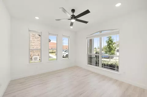 Living - 917 Greenleaf Ct, Anna, TX 75409 photo 1 of 3