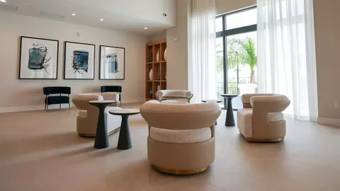 View/Area - 2455 SE 23rd Rd, Homestead, FL 33035 photo 3 of 7