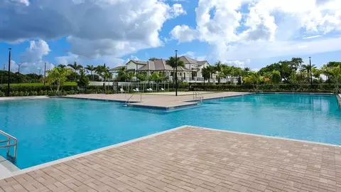 Exterior - 2455 SE 23rd Rd, Homestead, FL 33035 photo 6 of 6