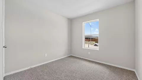 Bedroom - 176 Pinehurst Dr, Boyd, TX 76023 photo 4 of 9