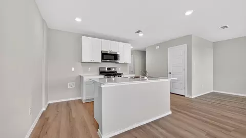 Kitchen - 176 Pinehurst Dr, Boyd, TX 76023 photo 1 of 5