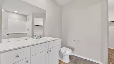 Bath - 176 Pinehurst Dr, Boyd, TX 76023 photo 1 of 4