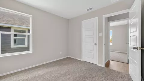 Bedroom - 176 Pinehurst Dr, Boyd, TX 76023 photo 6 of 9