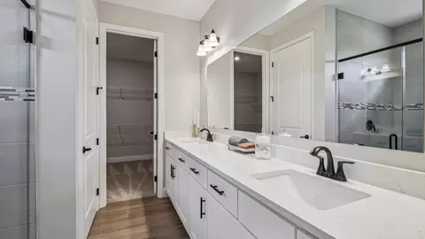 Bath - 2214 Elegant Mnr Cir, Edgewater, FL 32141 photo 1 of 4