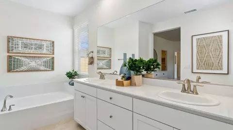 Bath - 3720 Juniper Berry Dr, Reno, NV 89521 photo 2 of 6