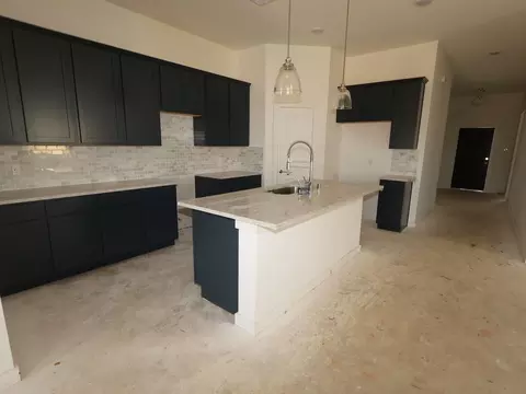 1070 Garnet Star Dr, La Marque, TX 77568