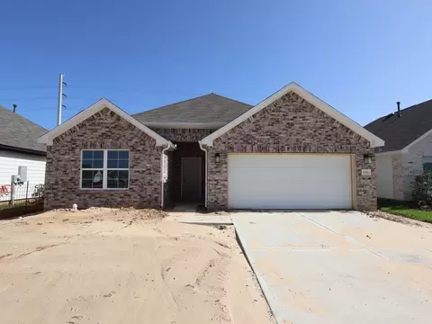 1070 Garnet Star Dr, La Marque, TX 77568