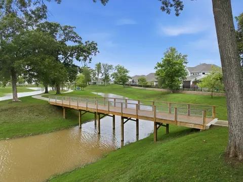 View/Area - 8427 Shyleaf Ct, Fulshear, TX 77441 photo 8 of 13