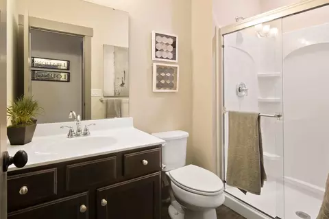 Bath - 6539 Creststone Ct, Plainfield, IN 46168 photo 8 of 10
