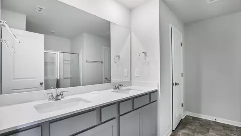 Bath - 4131 Oswin Dr, Murfreesboro, TN 37129 photo 2 of 7