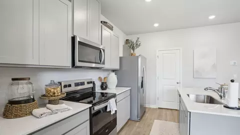 Kitchen - 4131 Oswin Dr, Murfreesboro, TN 37129 photo 2 of 5
