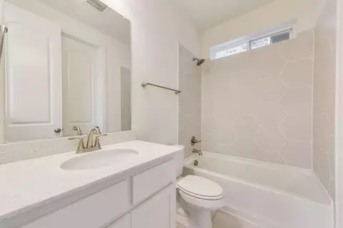 Bath - 3533 Ithaca St, Corinth, TX 76208 photo 3 of 5