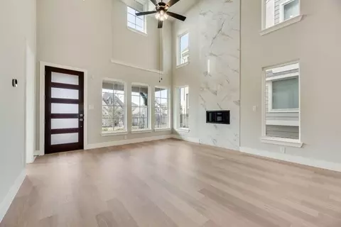 Living - 3533 Ithaca St, Corinth, TX 76208 photo 3 of 8