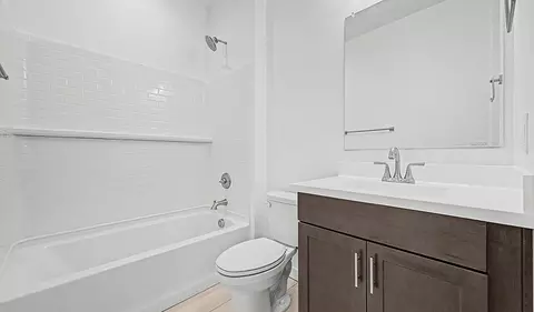 Bath - 8050 W Granada Rd, Phoenix, AZ 85035 photo 2 of 10