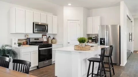 Kitchen - 1122 Celosia Loop, Kyle, TX 78640 photo 4 of 6