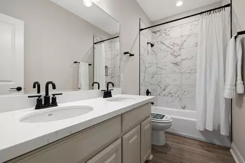 Bath - Undisclosed, Laredo, TX 78045 photo 4 of 6