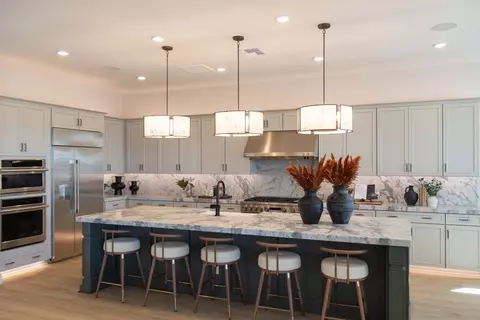 Kitchen - 13677 N 157th Dr, Surprise, AZ 85379 photo 4 of 6