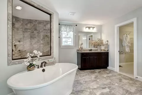 Bath - 151 Thompson Rd, Kennett Square, PA 19348 photo 1 of 5