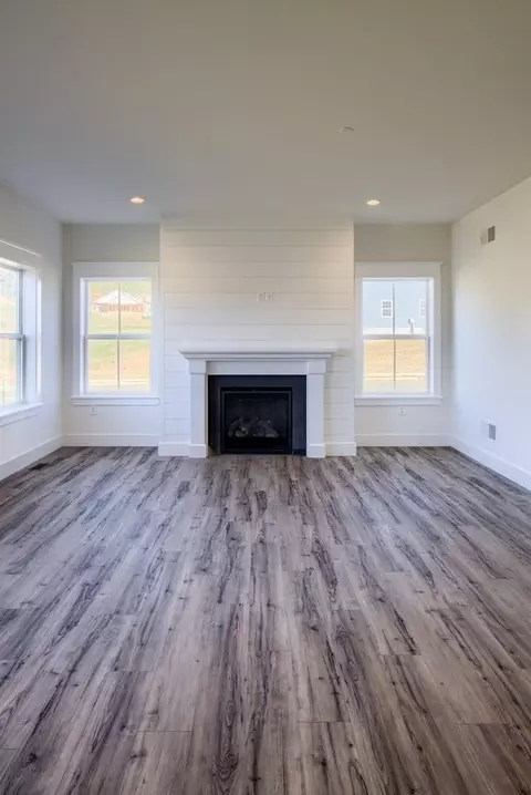 Living - 151 Thompson Rd, Kennett Square, PA 19348 photo 15 of 36