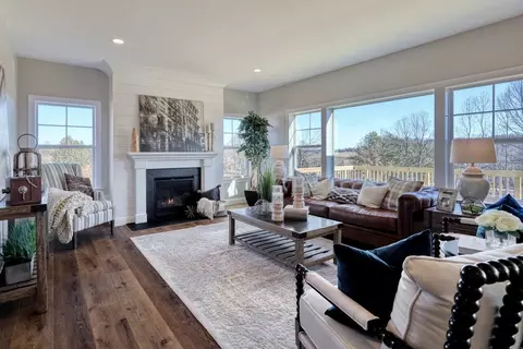 Living - 151 Thompson Rd, Kennett Square, PA 19348 photo 1 of 36