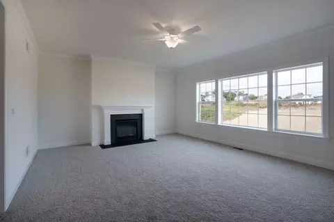 Living - 151 Thompson Rd, Kennett Square, PA 19348 photo 7 of 36