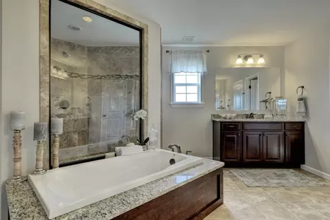 Bath - 151 Thompson Rd, Kennett Square, PA 19348 photo 2 of 5