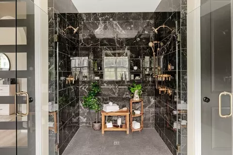 Bath - 151 Thompson Rd, Kennett Square, PA 19348 photo 3 of 8