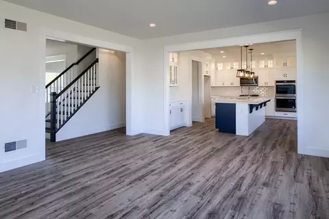 Living - 151 Thompson Rd, Kennett Square, PA 19348 photo 16 of 36