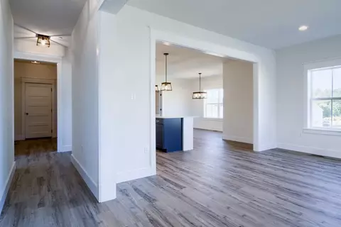Entry Way - 151 Thompson Rd, Kennett Square, PA 19348 photo 4 of 5