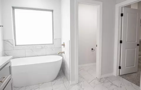 Bath - 2920 E Northampton St, Broken Arrow, OK 74014 photo 6 of 18