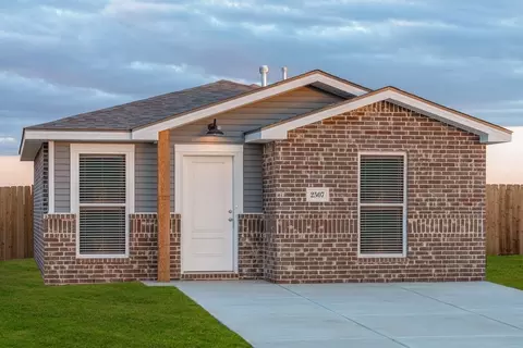 Exterior - 7911 8, Amarillo, TX 79118 photo 5 of 10