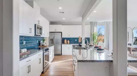 Kitchen - 14364 Pace St, Hesperia, CA 92344 photo 2 of 8